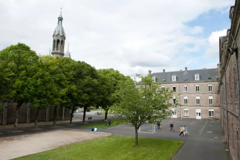 Vue large du lycée professionnel saint michel à priziac